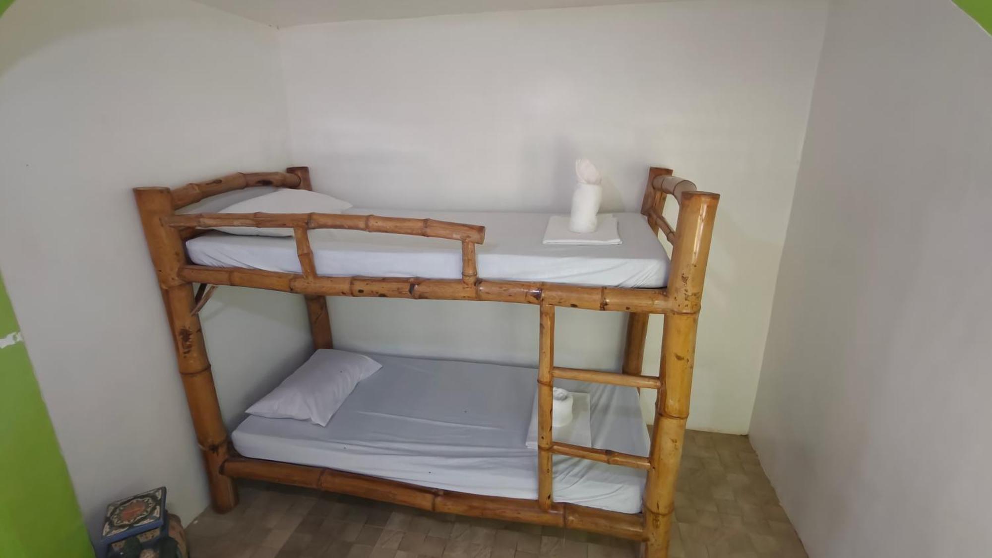 מלאפסקואה איילנד Guanna'S Place Room And Resto Bar מראה חיצוני תמונה