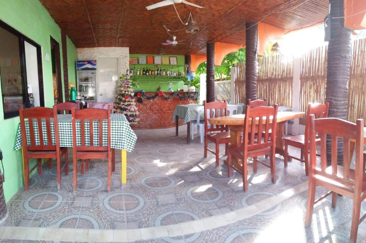 מלאפסקואה איילנד Guanna'S Place Room And Resto Bar מראה חיצוני תמונה
